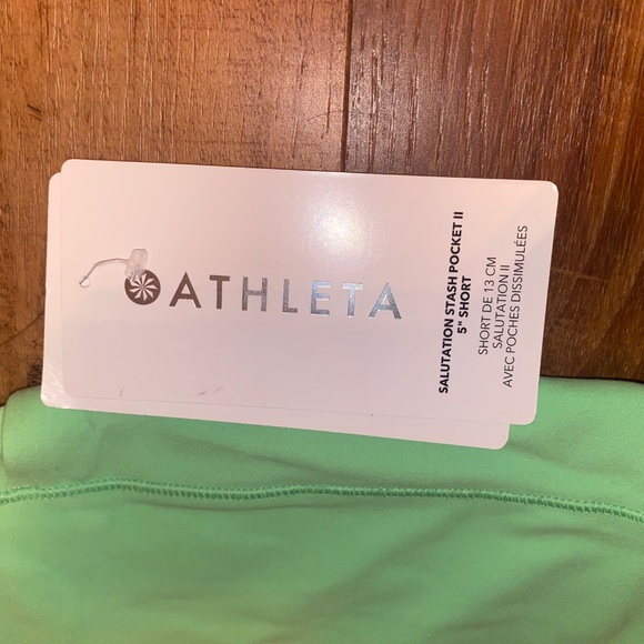 Athleta Salutation Stash Pocket 2 5” short Lime Green XS NWT - Picture 3 of 6